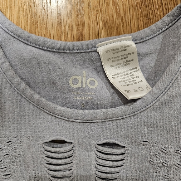 Alo Yoga Cutout Tank - Picture 4 of 4